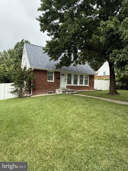 Backyard, Exterior, Facade, Brick Facade, Cape Cod