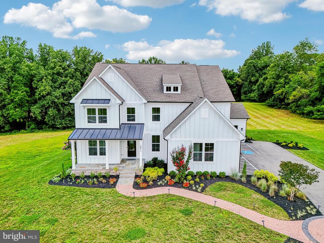 Backyard, Exterior, Facade, Farmhouse