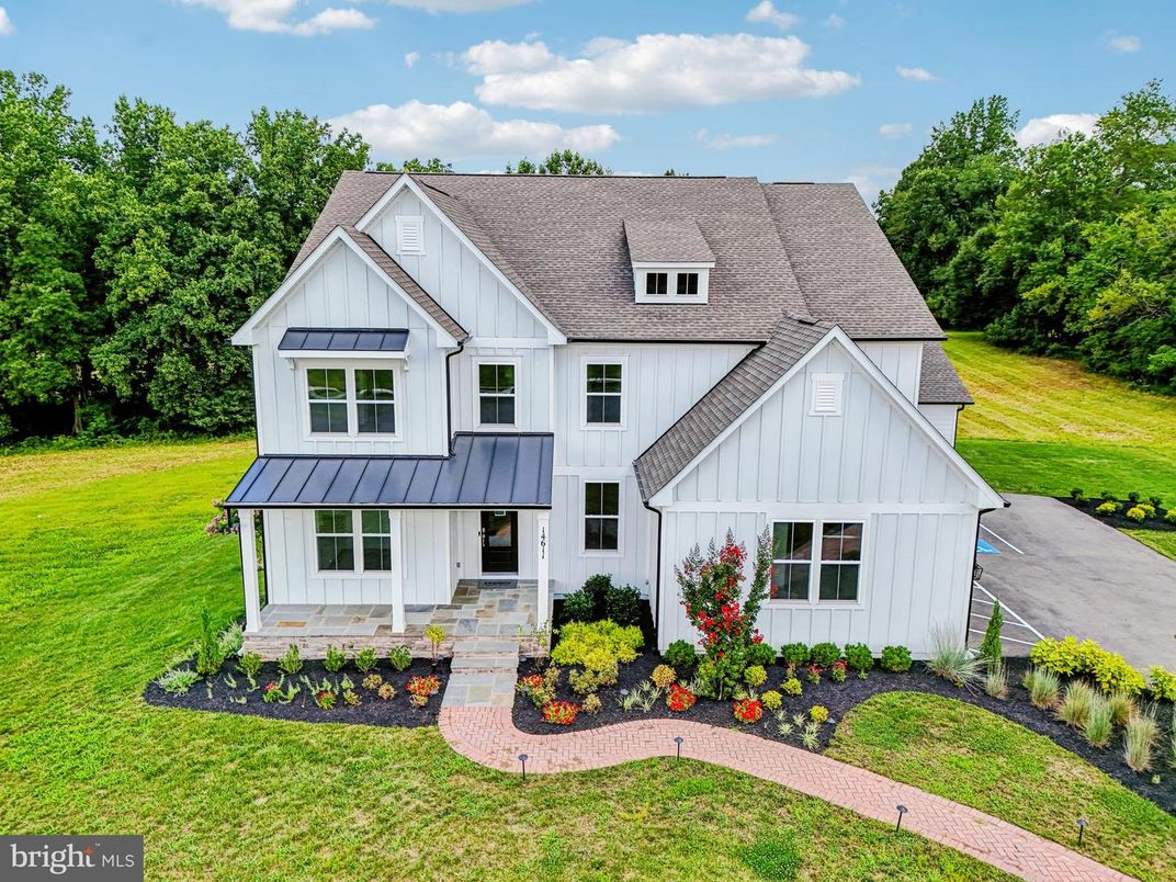 Backyard, Exterior, Facade, Farmhouse
