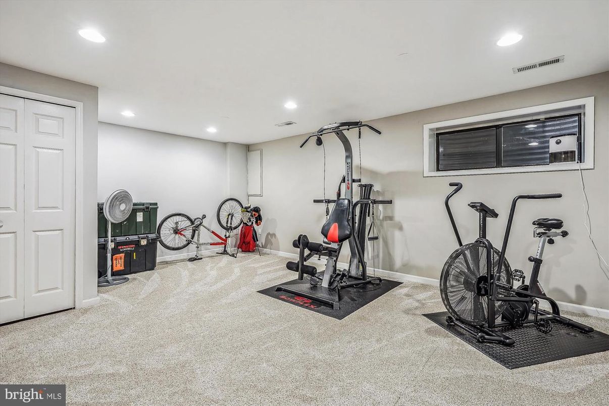 Fitness Equipment, Interior, Recessed Lighting