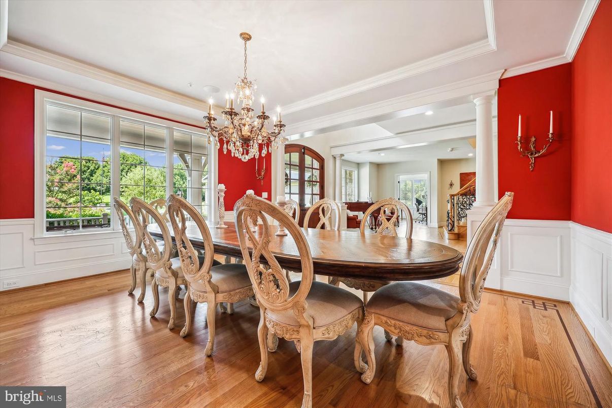 Chandelier, Dining room, Interior, Recessed Lighting, Wood Texture Flooring