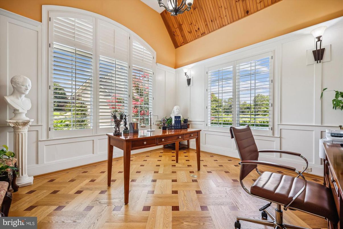 Home Office, Interior, Pendant Lights, Wooden Ceilings, Wood Texture Flooring