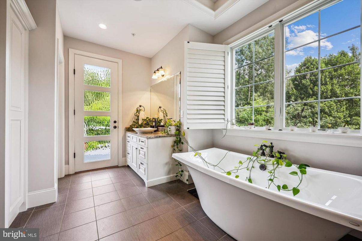 Bathroom, Free Standing Baths, Interior, Recessed Lighting