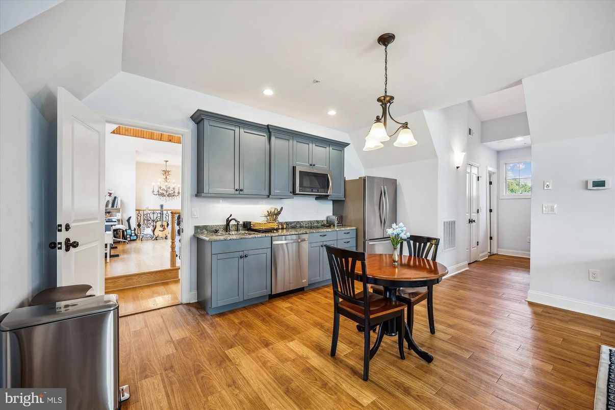 Chandelier, Dining room, Interior, Kitchen, Pendant Lights, Recessed Lighting, Wood Texture Flooring