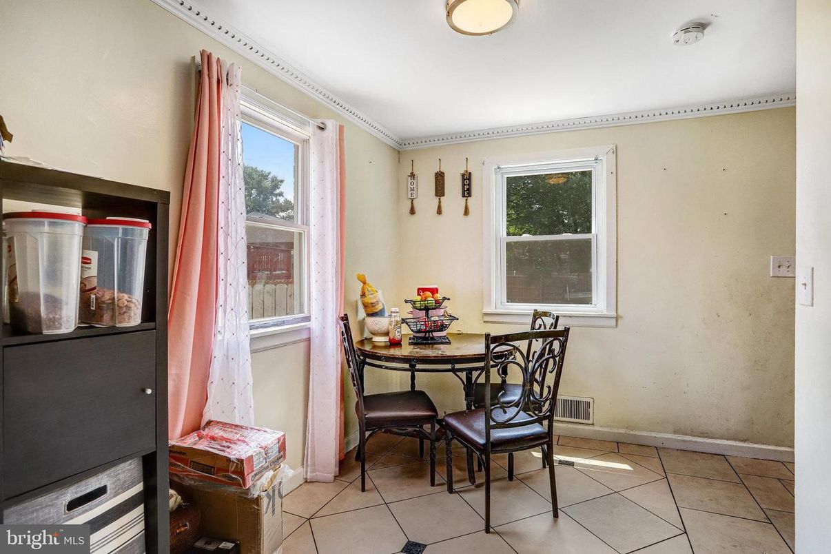 Dining room, Interior