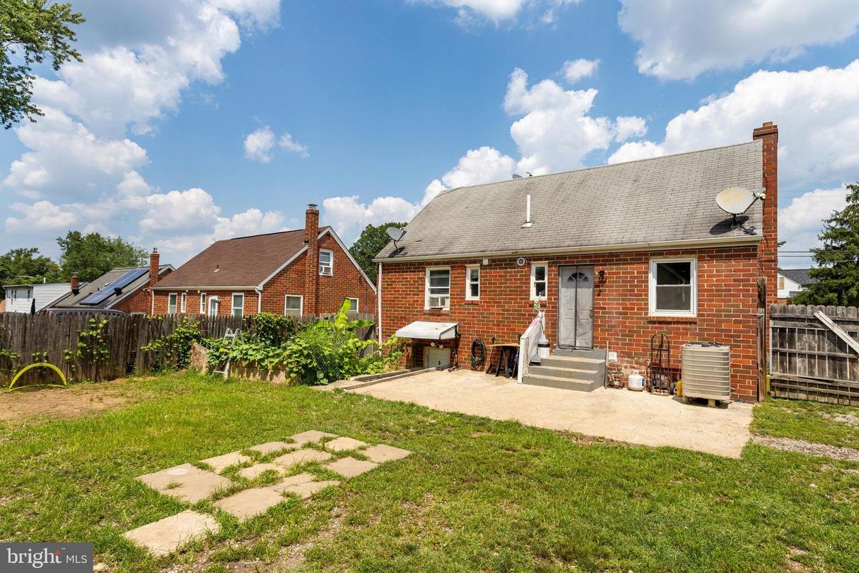 Backyard, Exterior, Solar Panels
