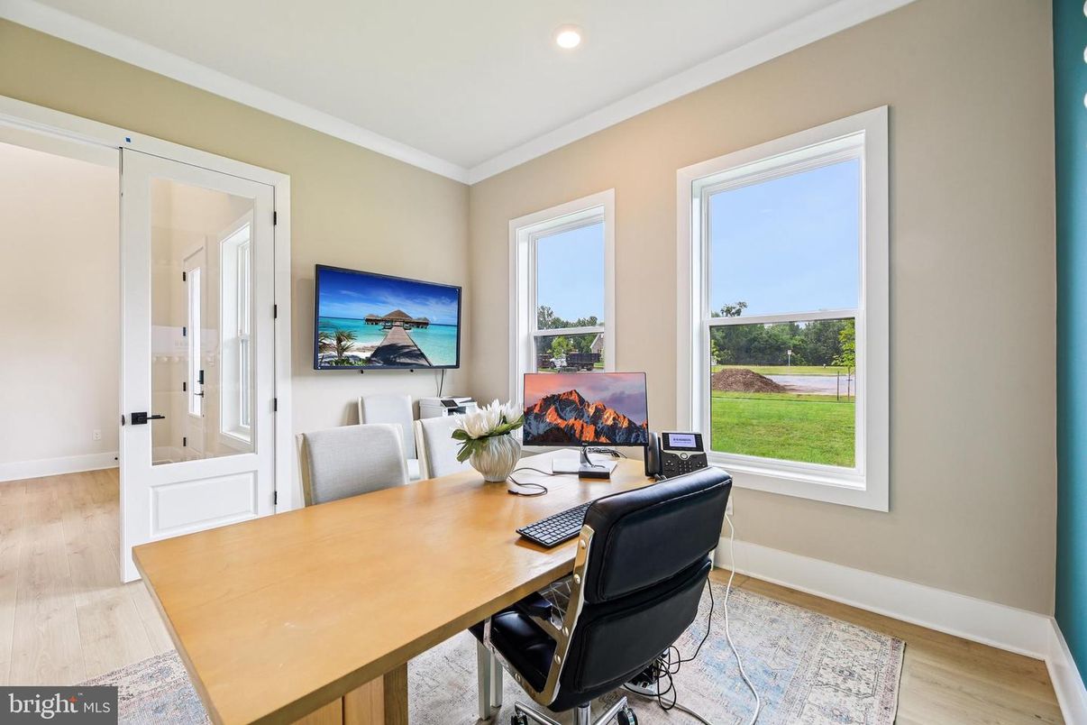 Home Office, Interior, Recessed Lighting, Wood Texture Flooring
