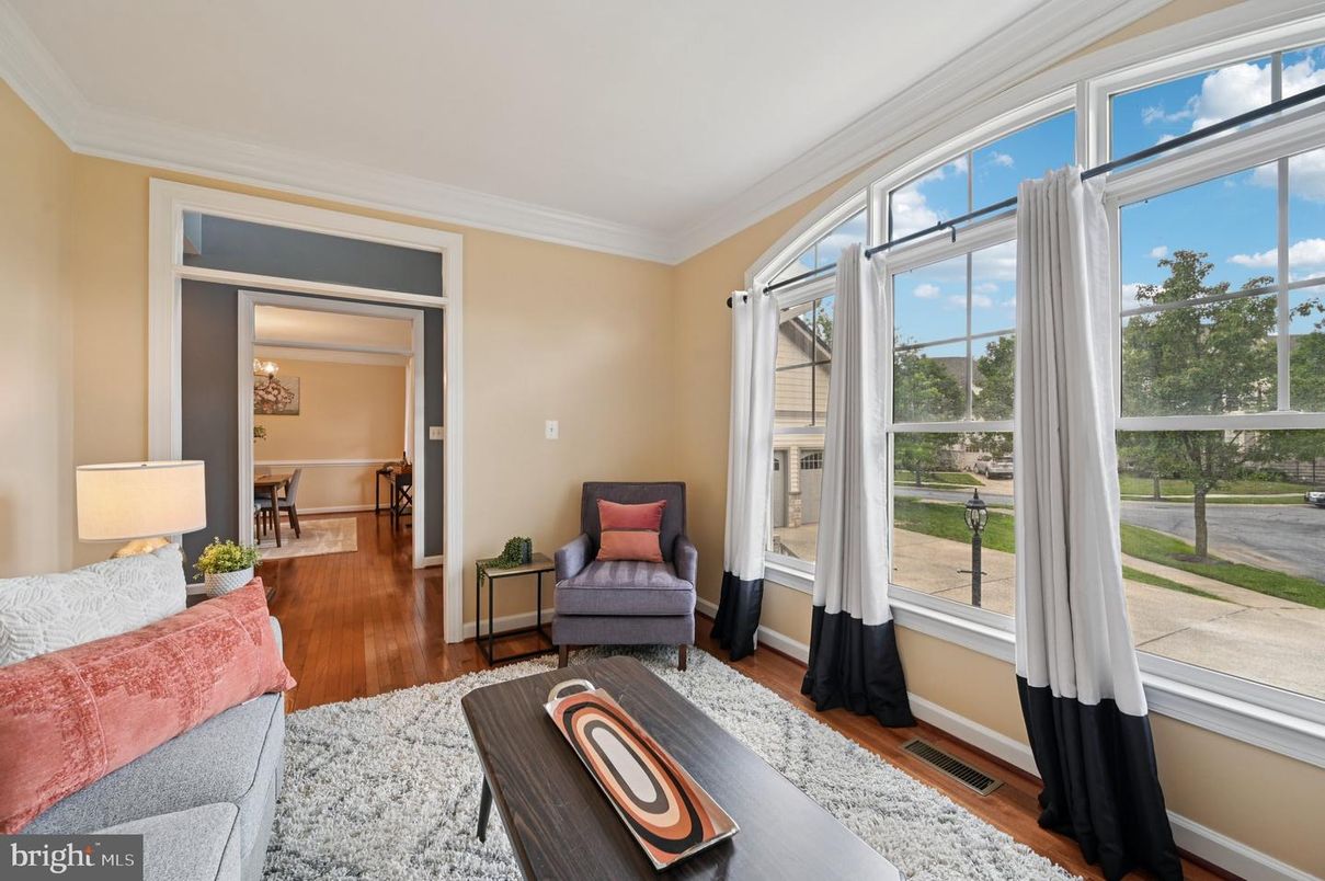Interior, Sun Room, Wood Texture Flooring