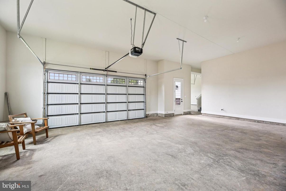 Garage, Interior