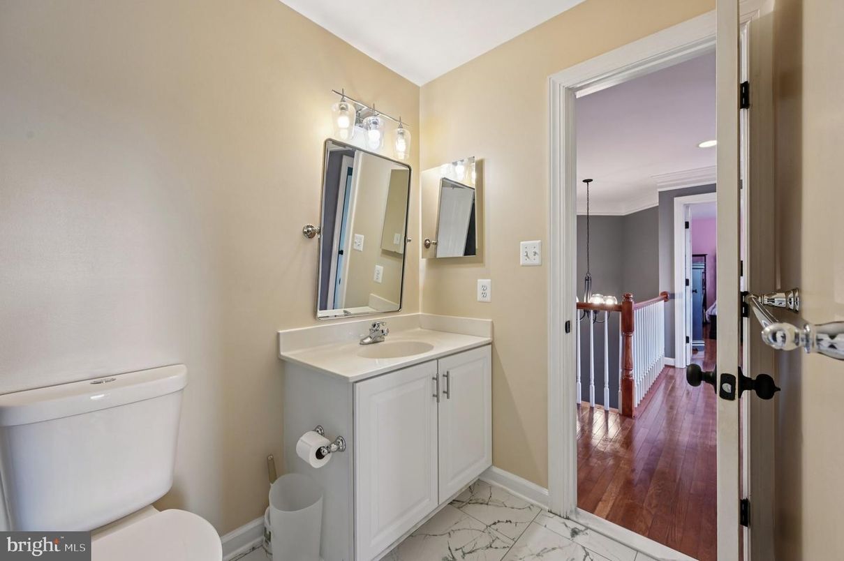 Bathroom, Interior, Marble, Pendant Lights, Recessed Lighting, Wood Texture Flooring