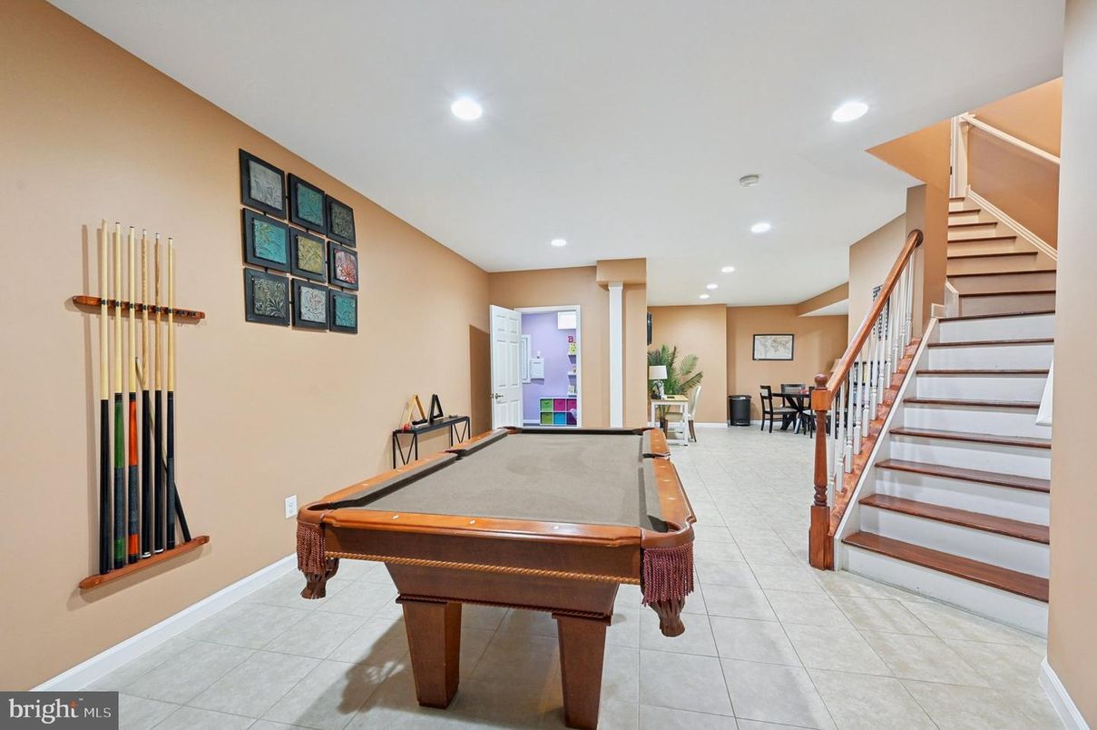 Billiard Table, Game Room, Interior, Recessed Lighting
