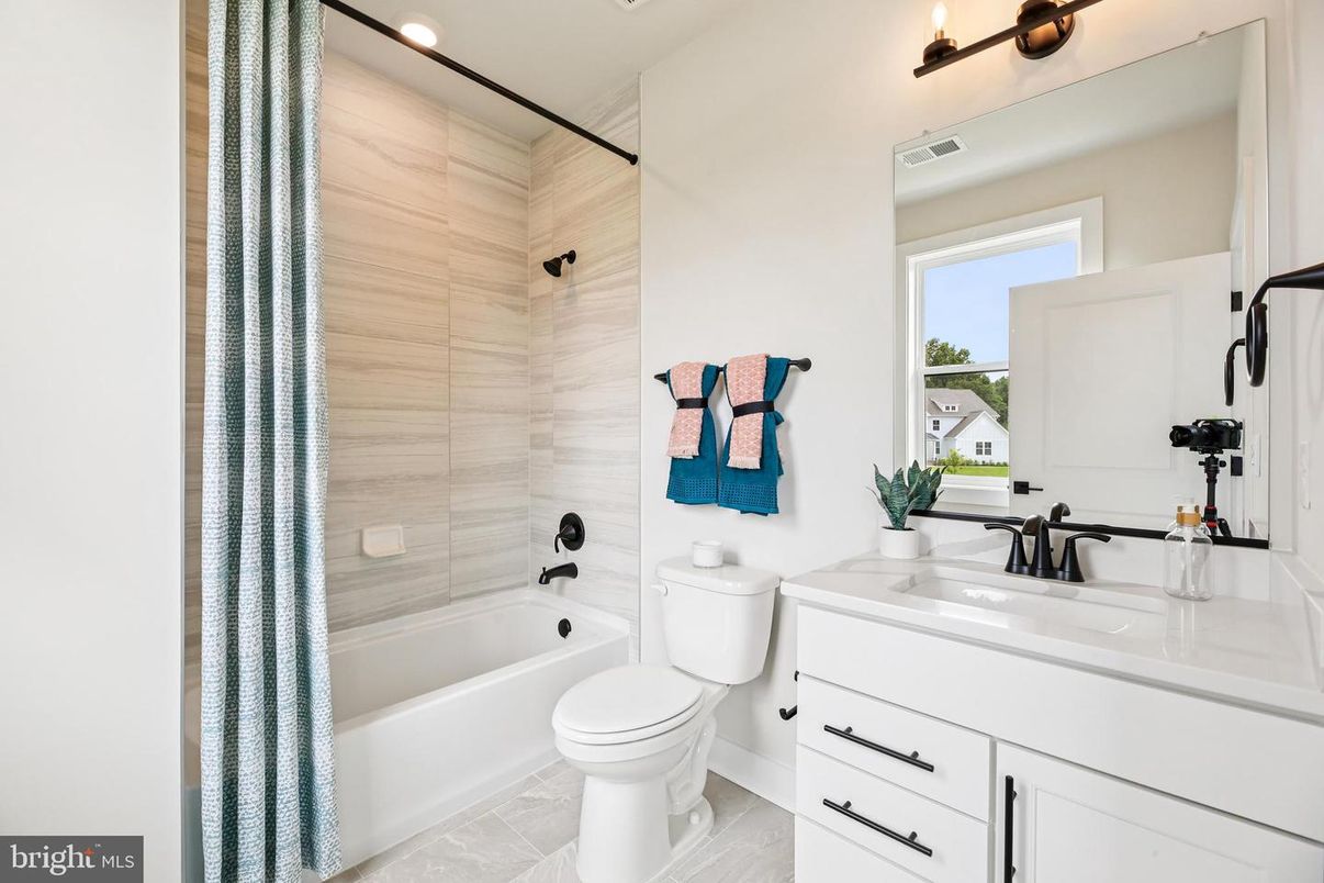Bathroom, Interior, Recessed Lighting
