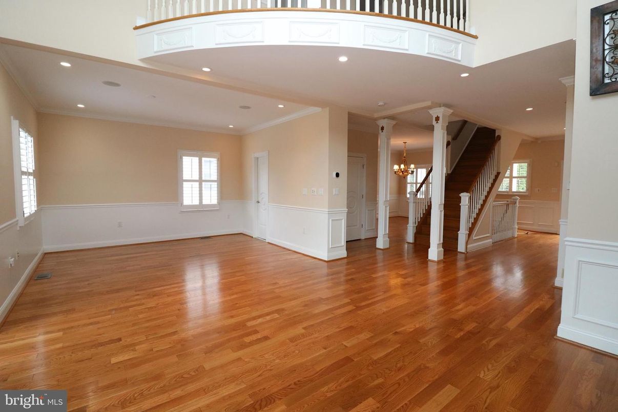 Chandelier, Interior, Recessed Lighting, Wood Texture Flooring