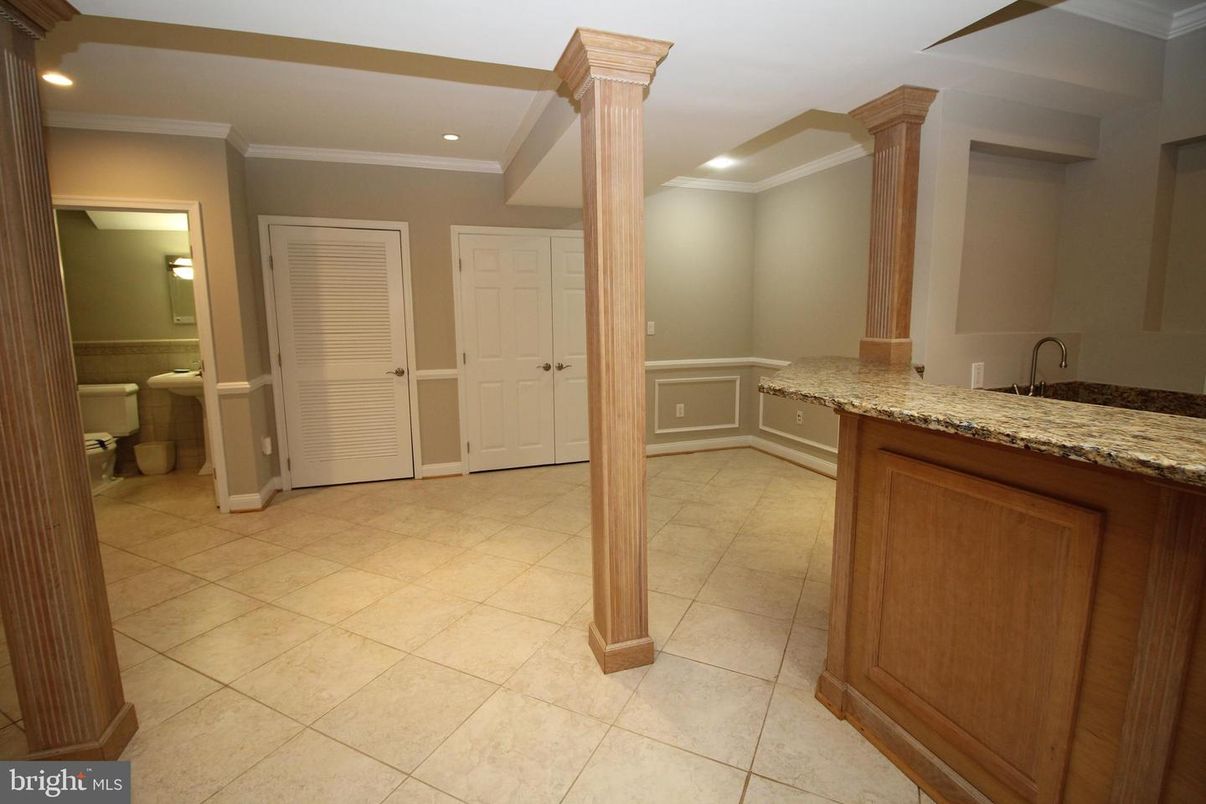 Bathroom, Interior, Recessed Lighting