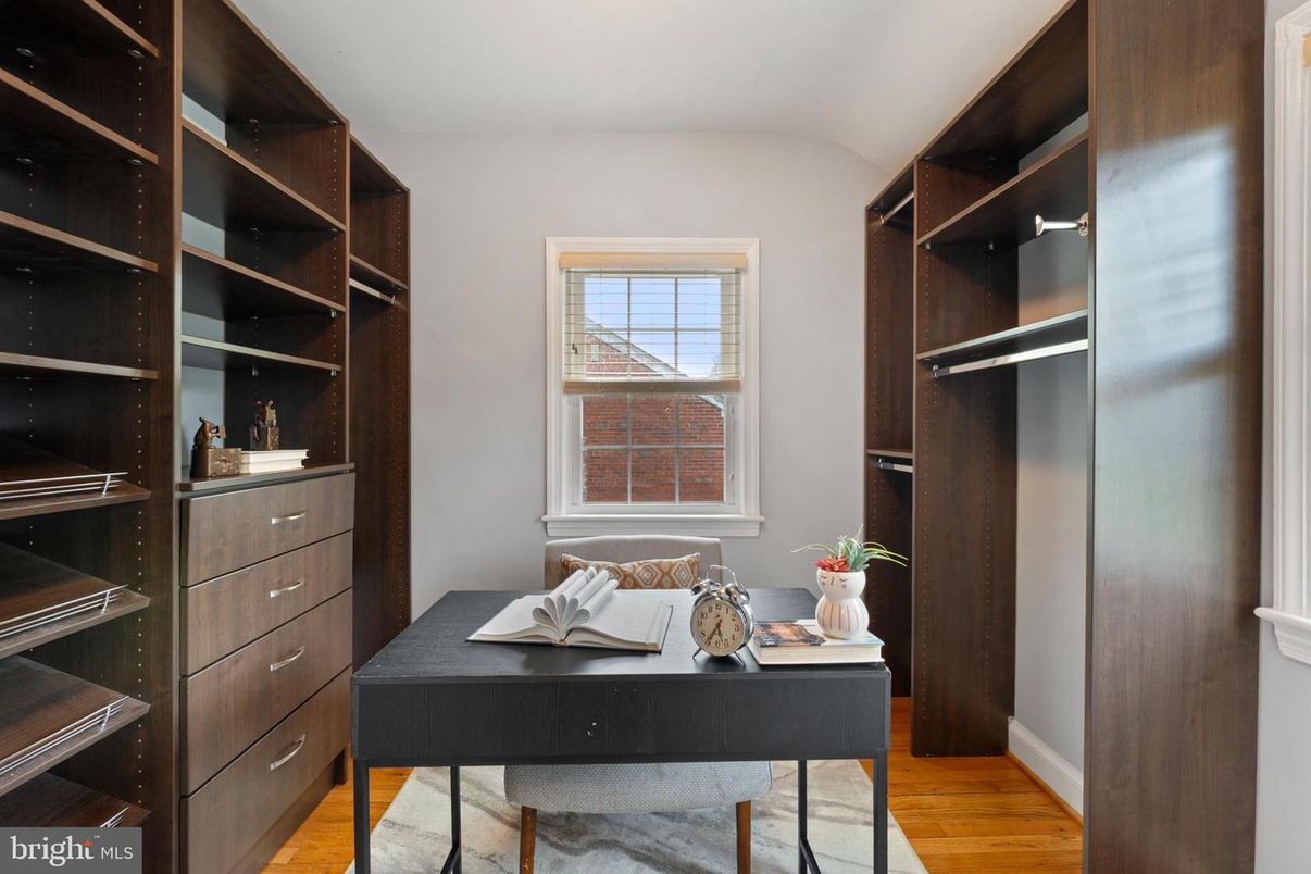 Home Office, Interior, Walk-in Closets, Wood Texture Flooring