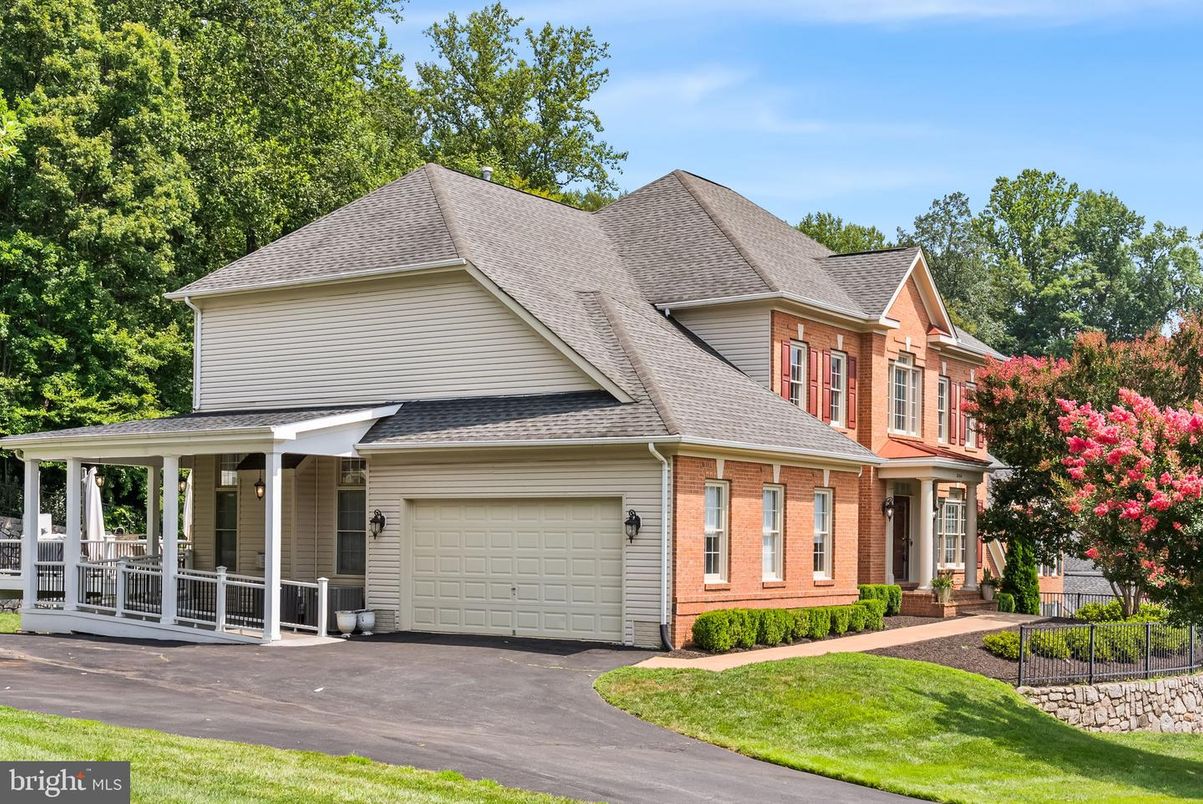 Attached, Exterior, Facade, Brick Facade, Farmhouse