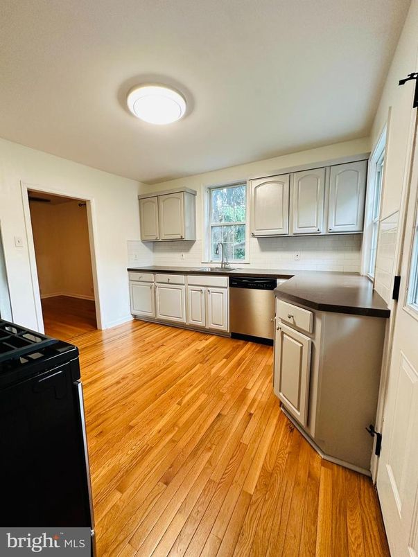 Interior, Kitchen, Wood Texture Flooring