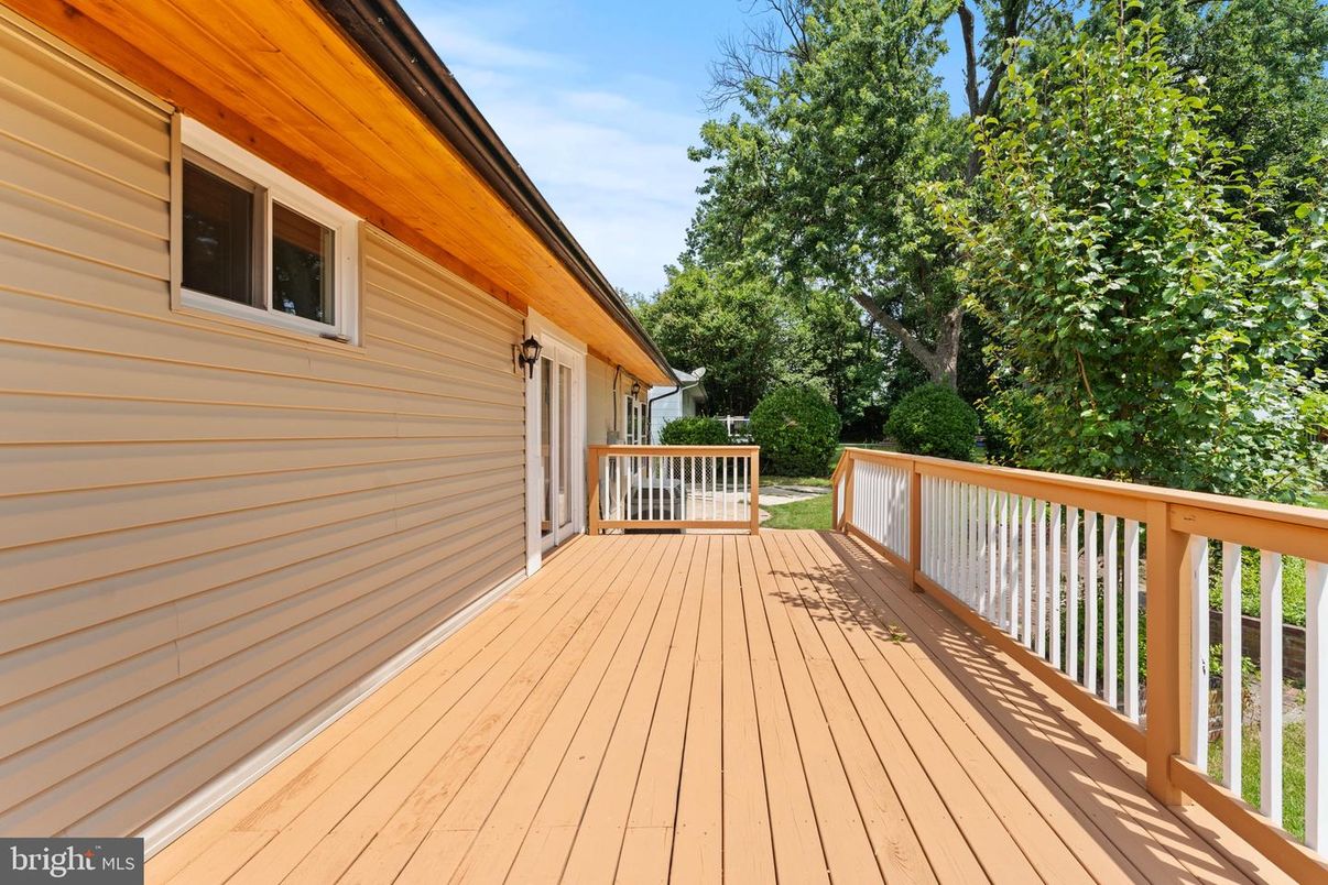 Exterior, Wood Texture Flooring