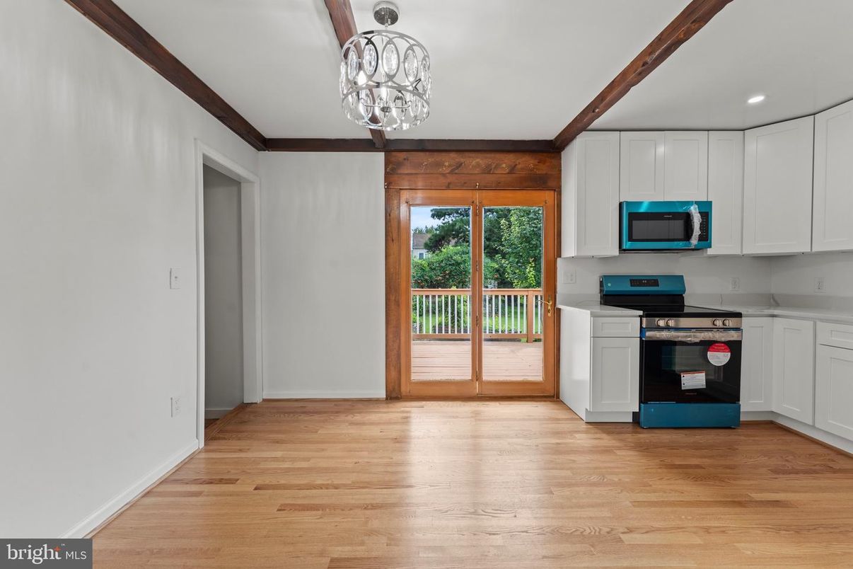 Chandelier, Interior, Kitchen, Recessed Lighting, Wooden Beams, Wood Texture Flooring