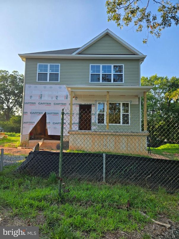Exterior, Facade, None