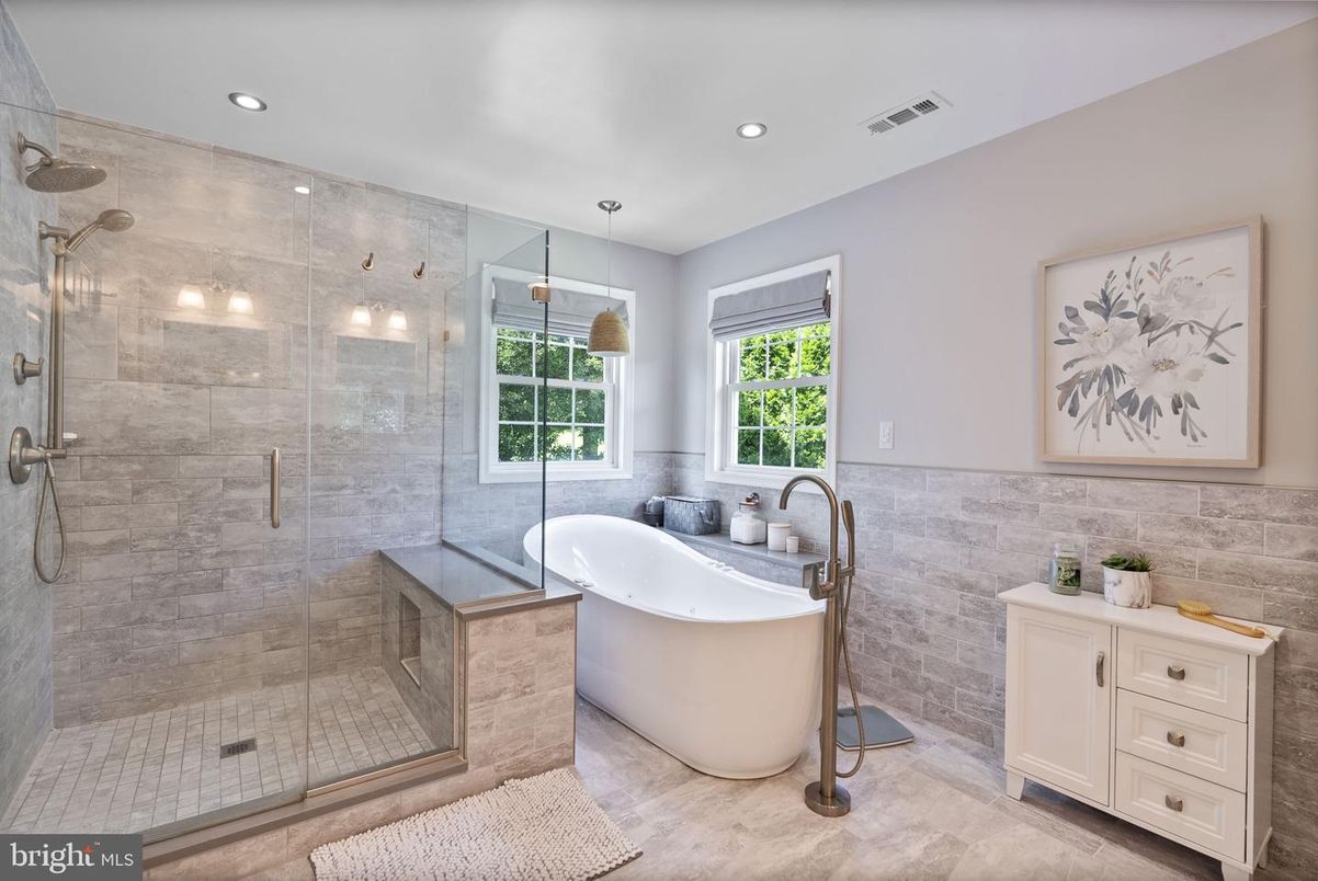 Bathroom, Free Standing Baths, Glass Shower, Interior, Recessed Lighting