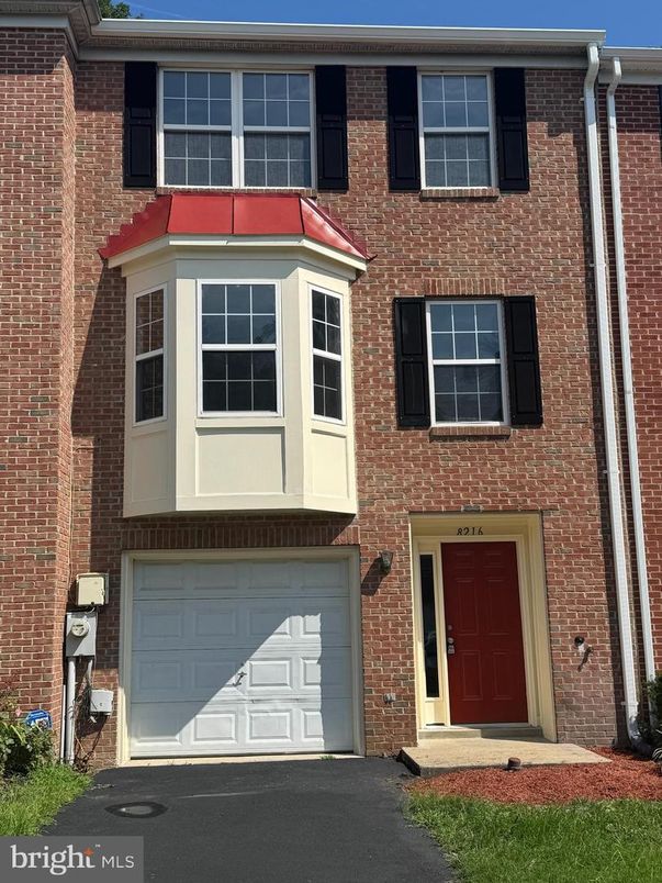 Attached, Exterior, Facade, Brick Facade, Rowhouse