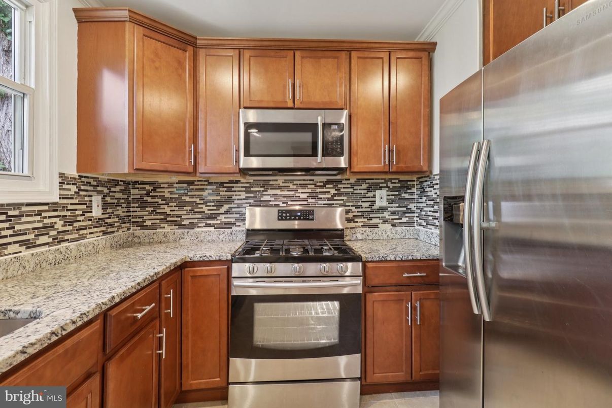 Interior, Kitchen, Stainless Steel Appliances