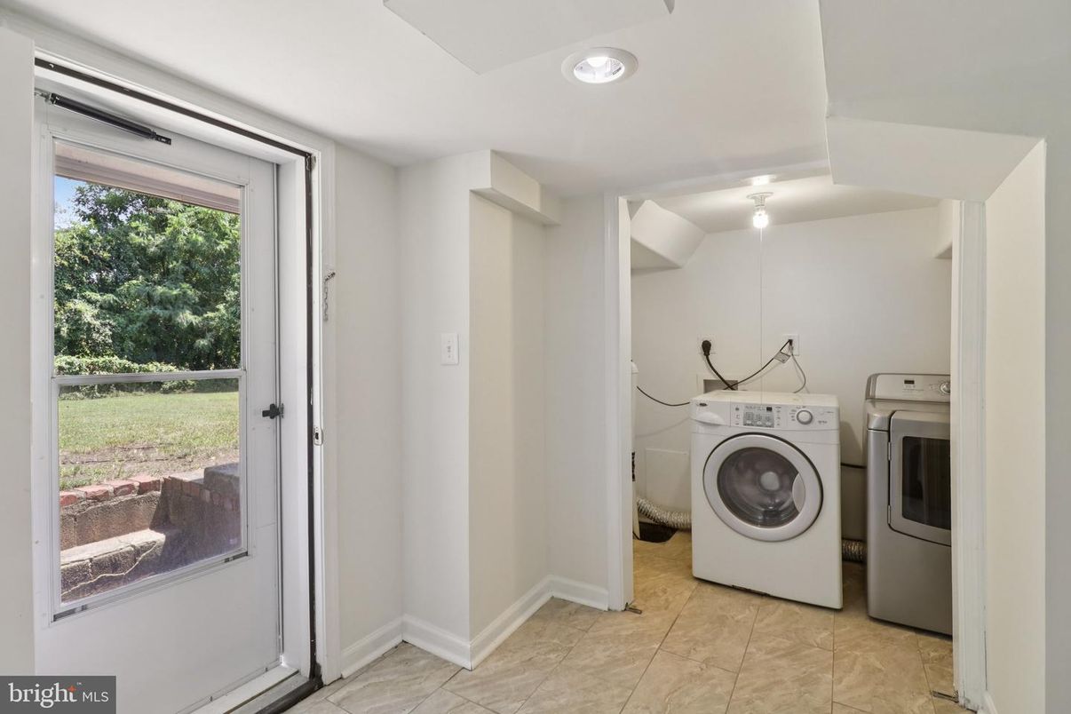 Interior, Recessed Lighting, Washer