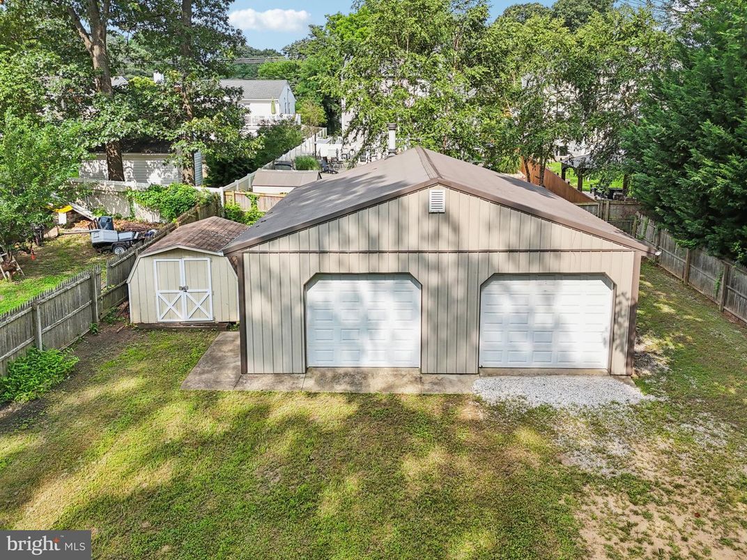 Detached Garage, Exterior