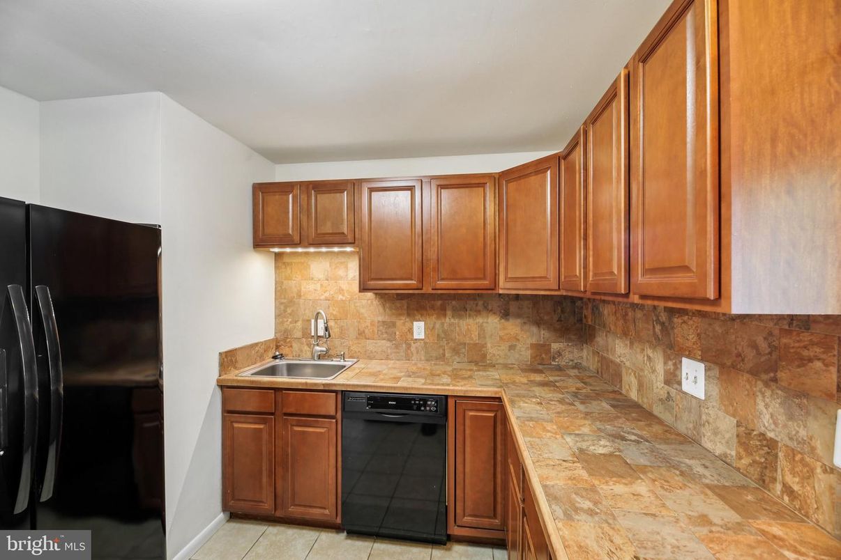 Interior, Kitchen, Tile Countertops