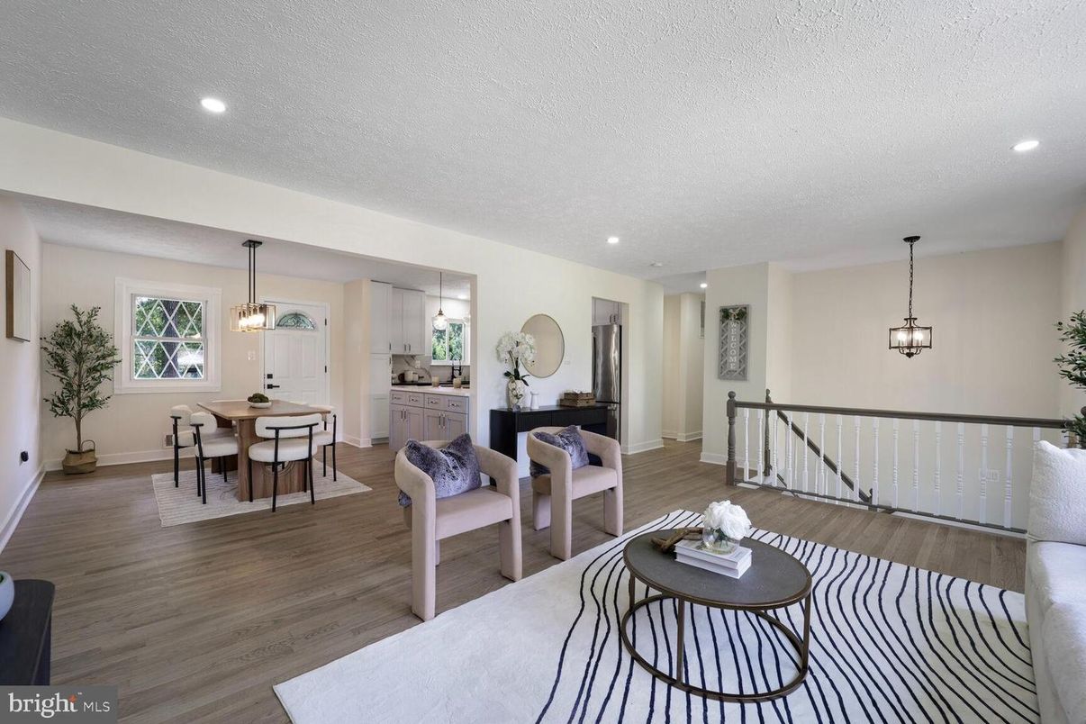Dining room, Interior, Living room, Pendant Lights, Recessed Lighting, Wood Texture Flooring