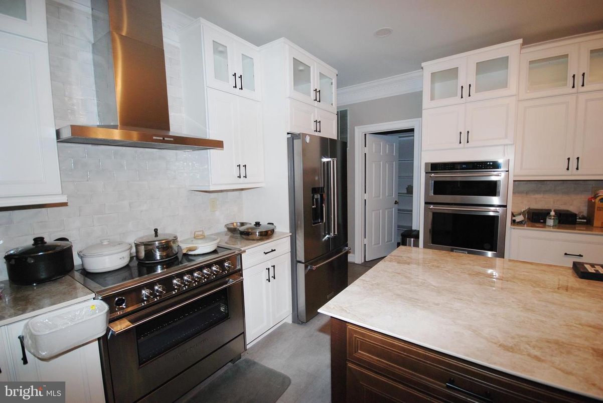 Interior, Kitchen, Stainless Steel Appliances
