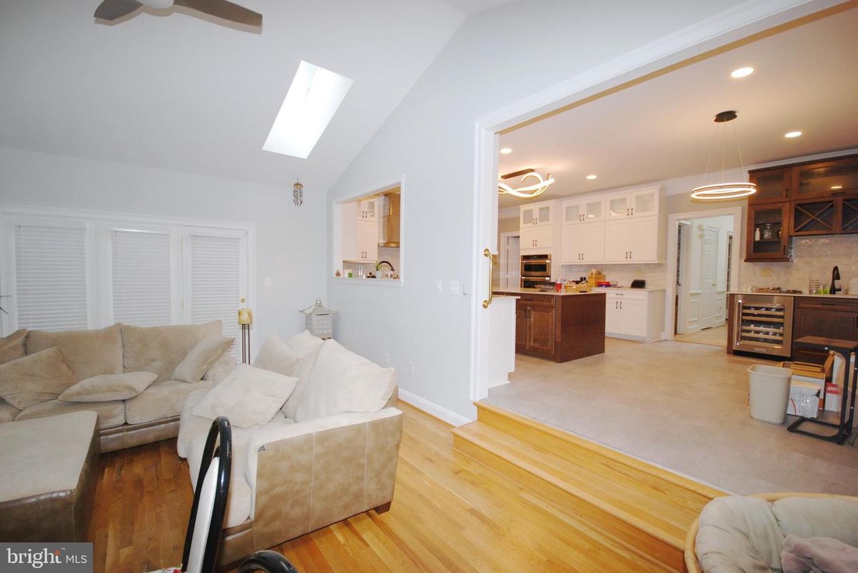 Interior, Kitchen, Living room, Pendant Lights, Recessed Lighting, Wood Texture Flooring