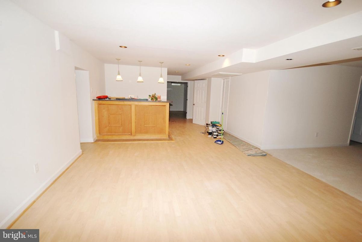 Interior, Pendant Lights, Recessed Lighting, Wood Texture Flooring