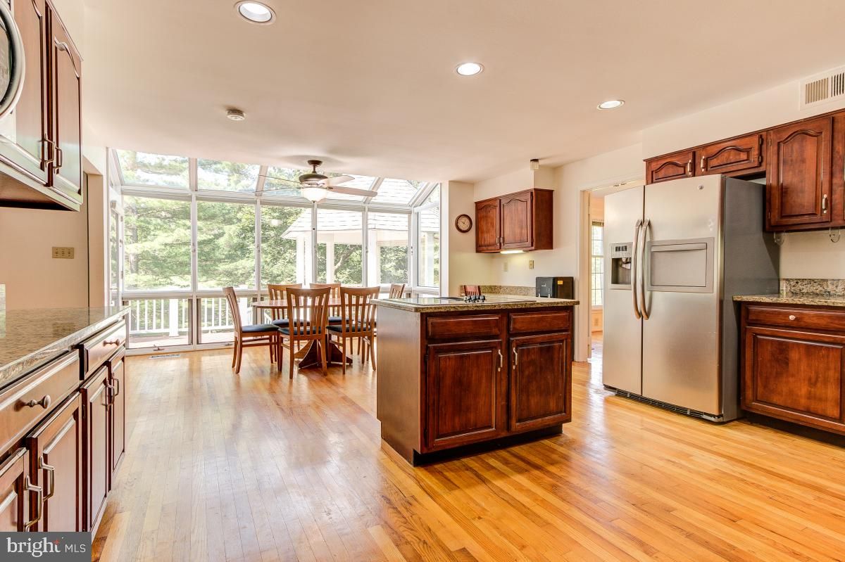 Dining room, Interior, Kitchen, Recessed Lighting, Wood Texture Flooring