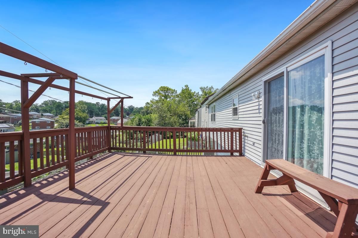Exterior, Wood Texture Flooring