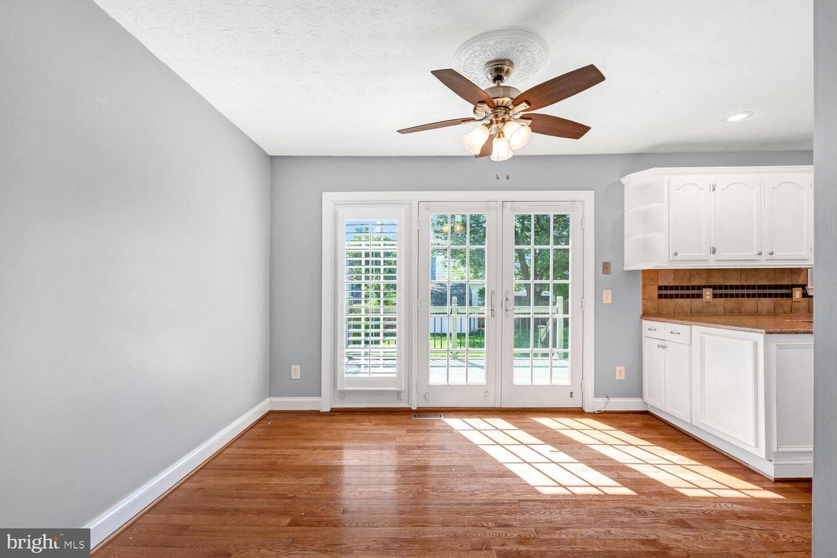 Empty room, Interior, Kitchen, Recessed Lighting, Wood Texture Flooring