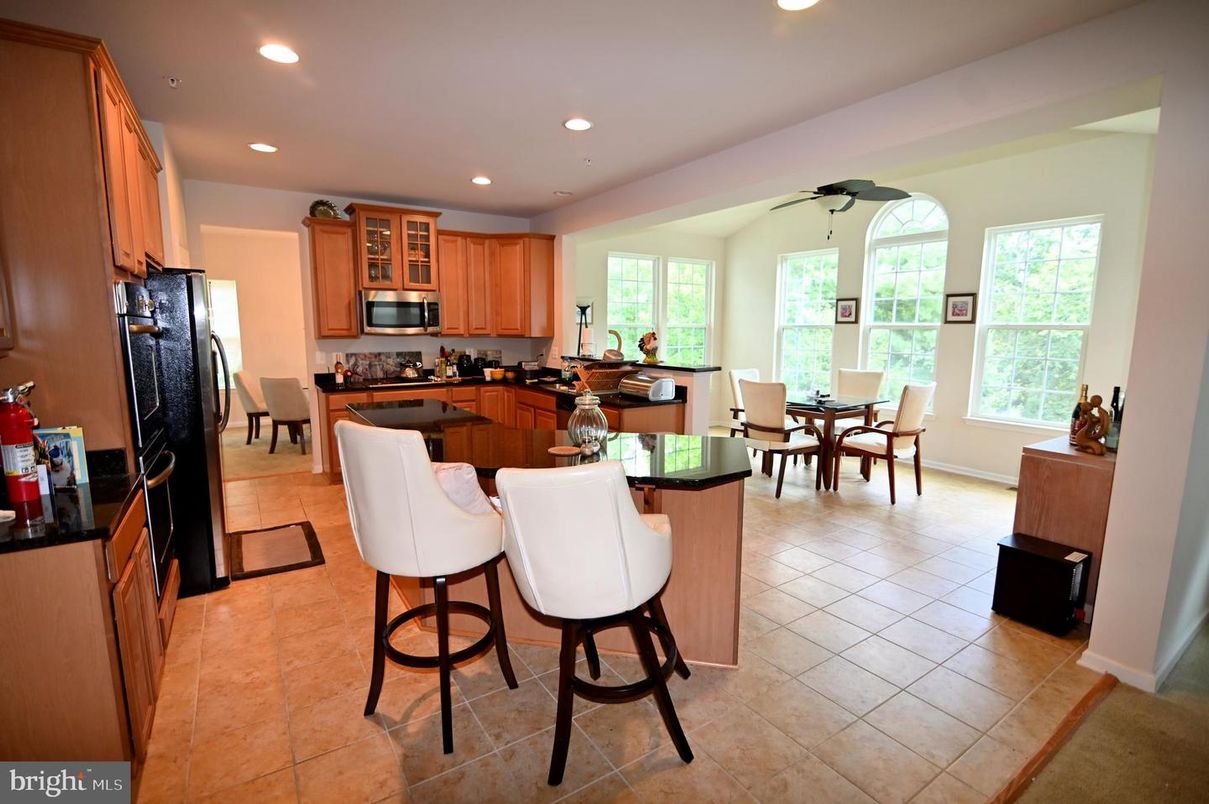 Dining room, Interior, Kitchen, Recessed Lighting