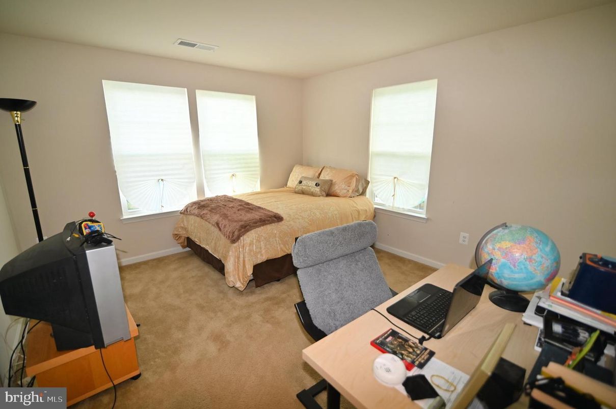Bedroom, Home Office, Interior, Water