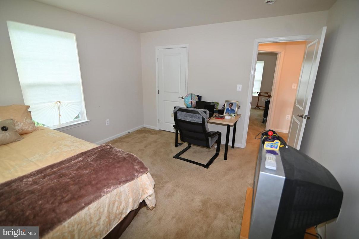 Bedroom, Home Office, Interior, Water