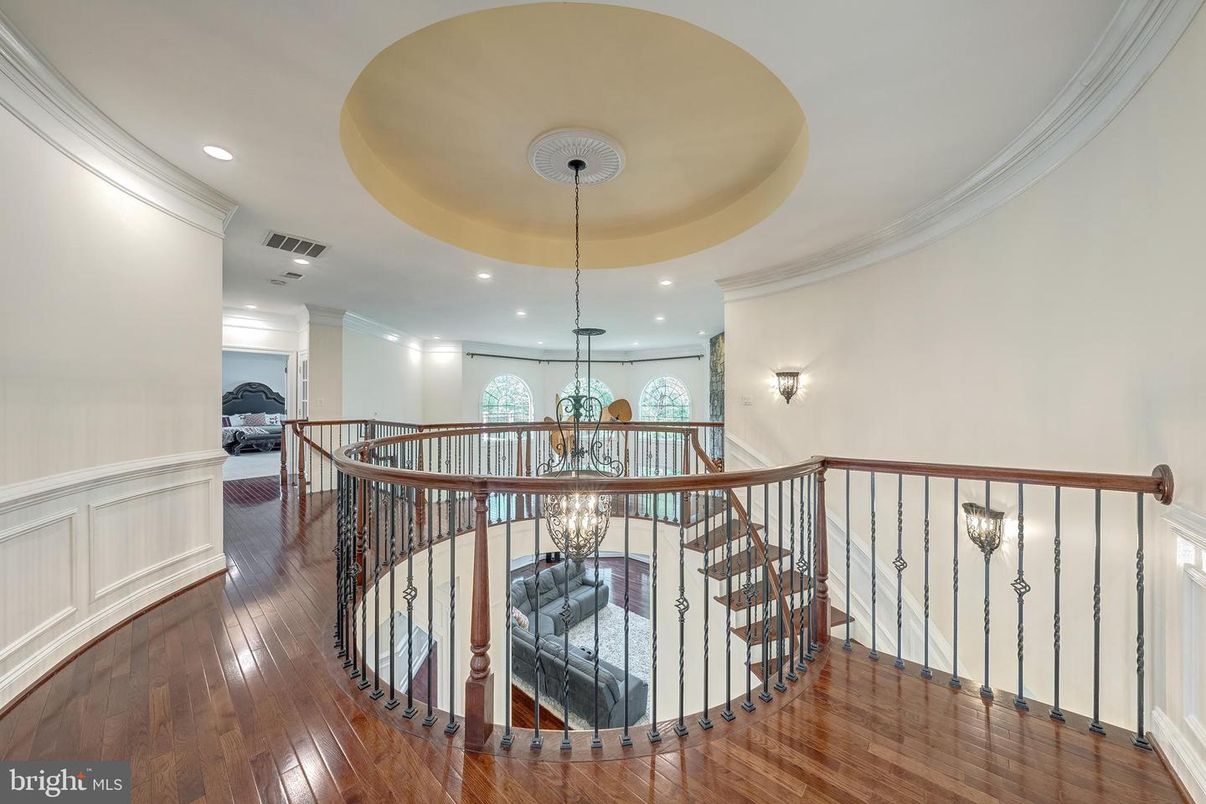 Chandelier, Interior, Recessed Lighting, Wood Texture Flooring