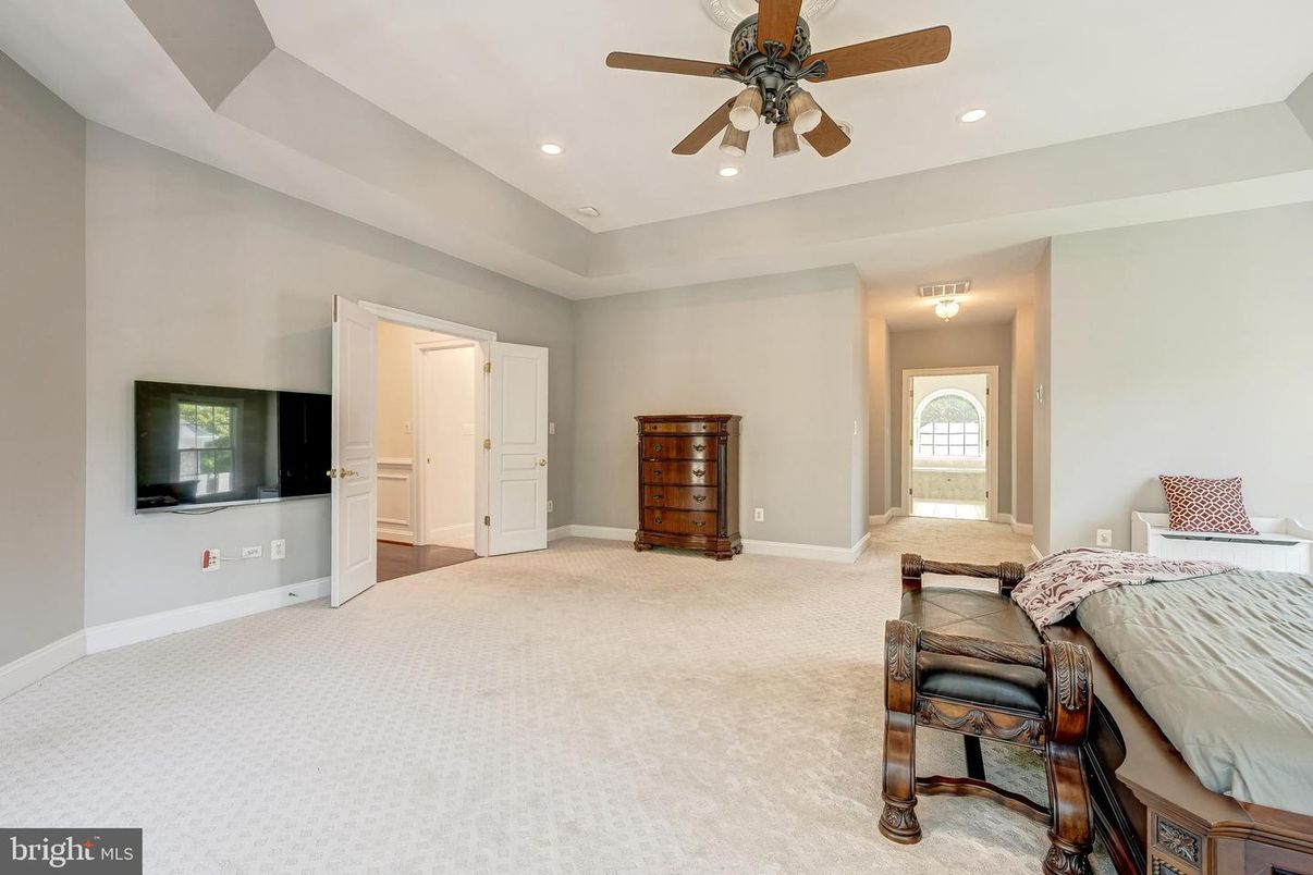 Bedroom, Interior, Recessed Lighting