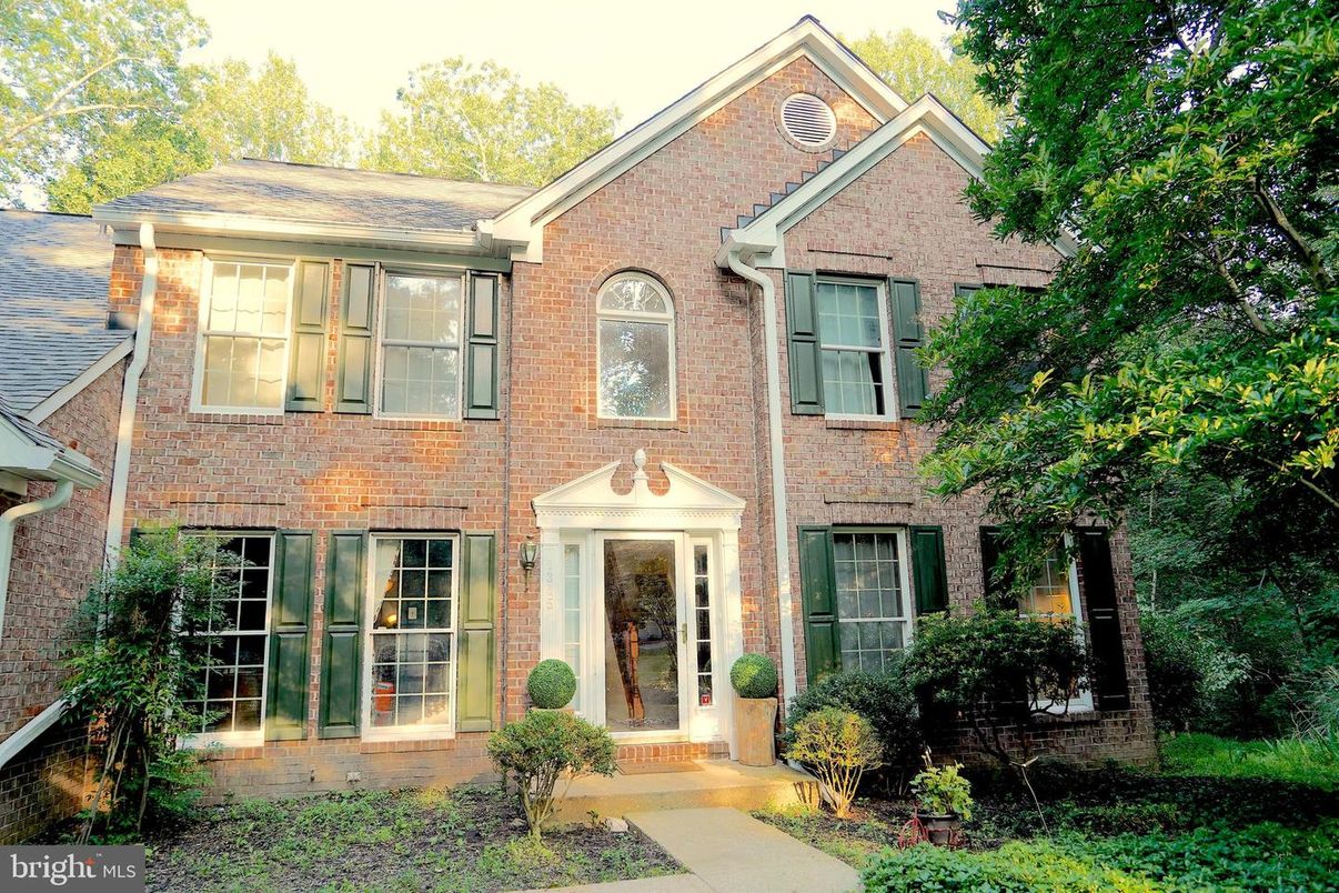 Exterior, Facade, Brick Facade, Brick Traditional