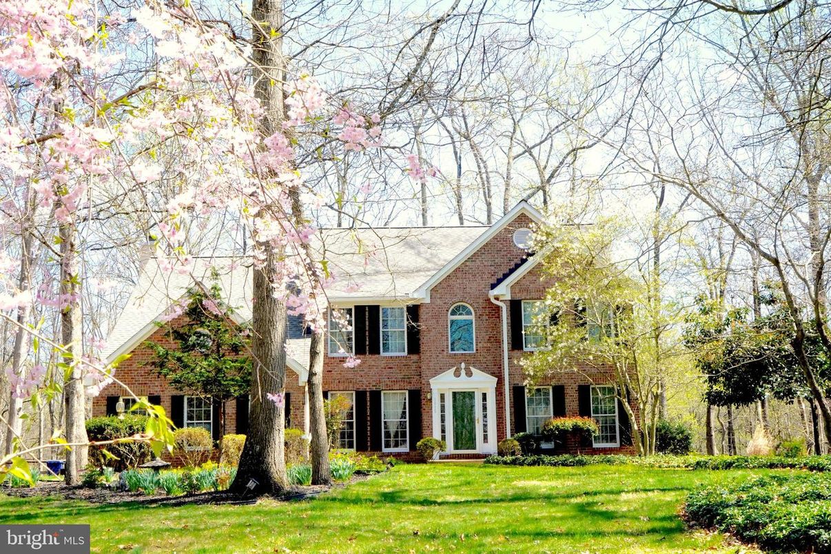 Exterior, Facade, Brick Facade, Brick Traditional