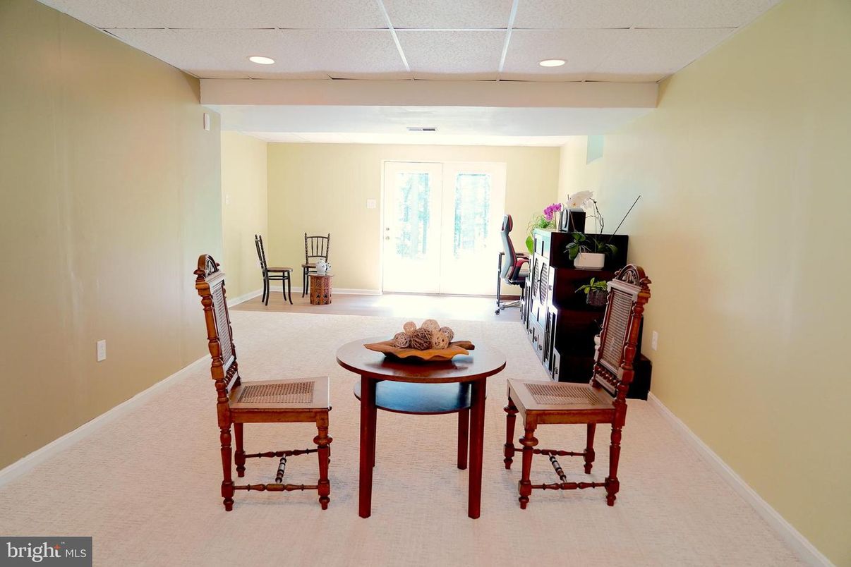 Dining room, Interior, Recessed Lighting