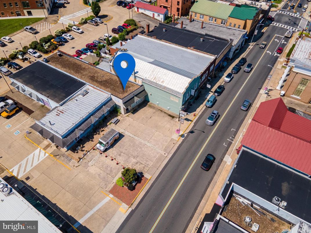 Exterior, Drone