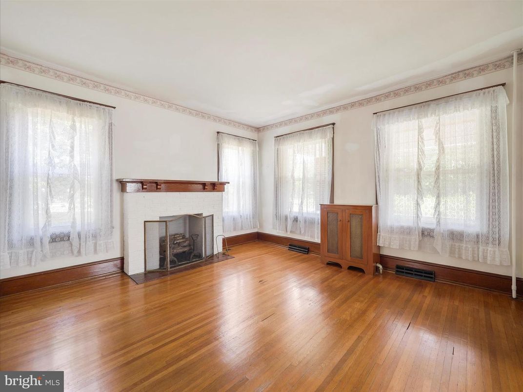 Empty room, Fireplace, Interior, Wood Texture Flooring