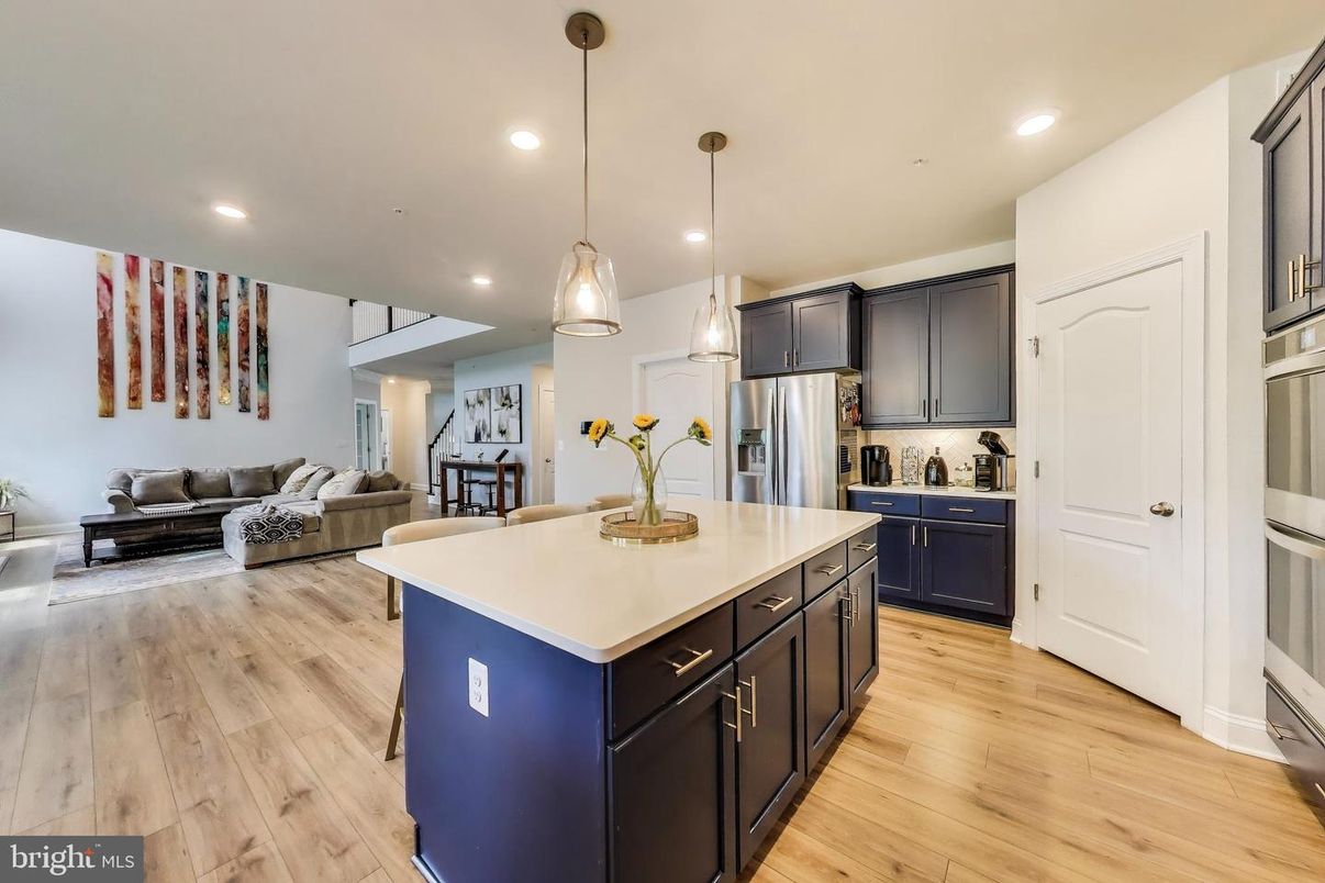 Interior, Kitchen, Living room, Pendant Lights, Recessed Lighting, Stainless Steel Appliances, Wood Texture Flooring