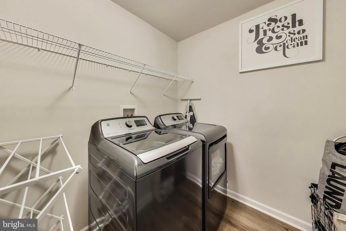 Interior, Washer, Wood Texture Flooring