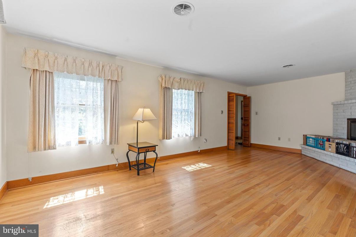 Empty room, Fireplace, Interior, Wood Texture Flooring